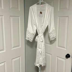 Le Rose Stories Bridal Robe